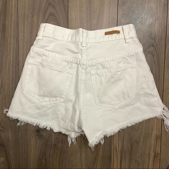 White distressed high waist shorts - Picture 4 of 4